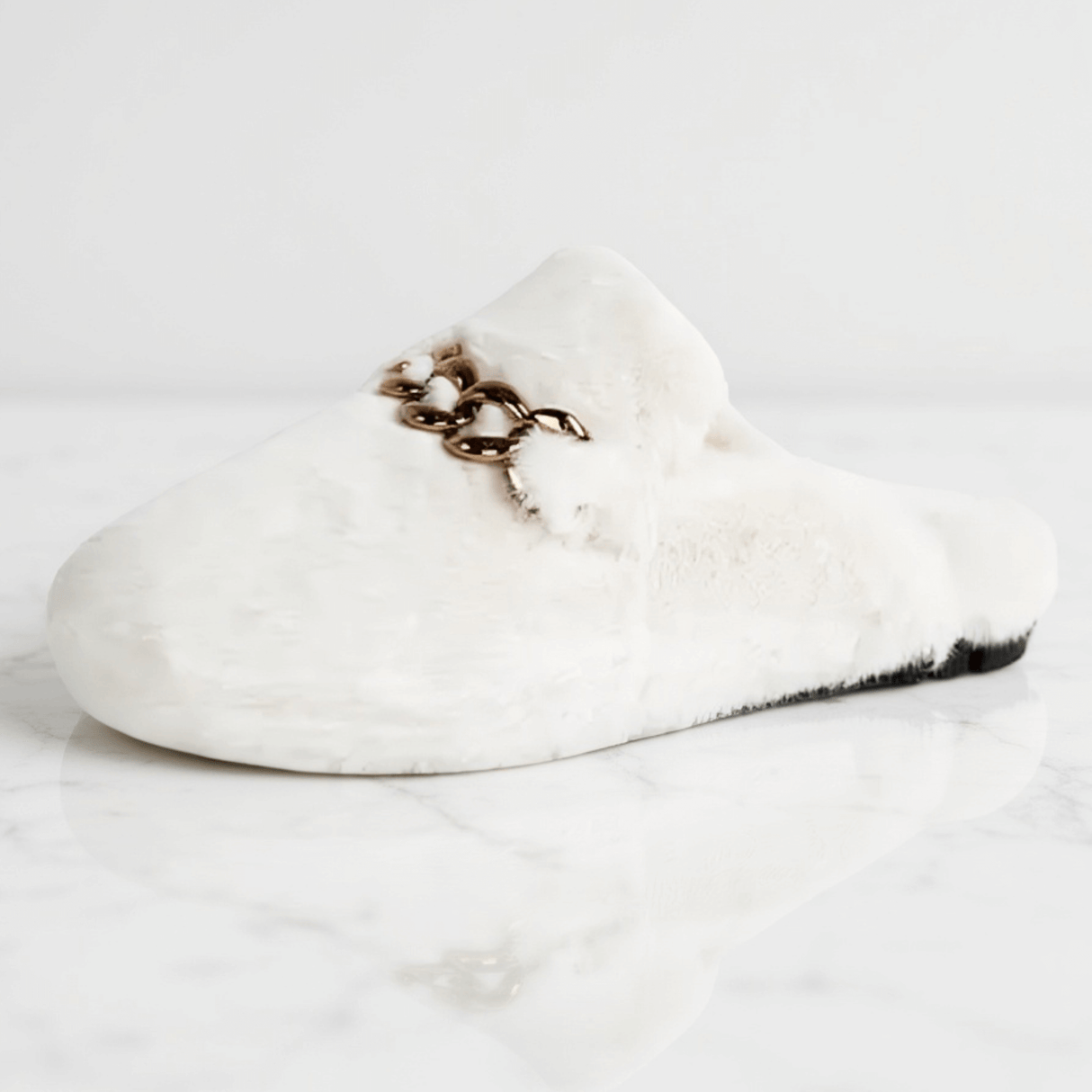 TeddyFinesse - Elegant Faux-Fur Mule Slippers with Gold Chain & Plush Comfort for Indoor and Light Outdoor Use