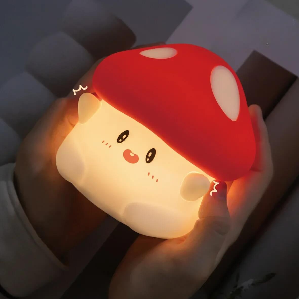 GlowShroom – LED nattlampa i silikon | Mjuk pumpa-, svamp- eller spökdesign för barnrum och sovrum