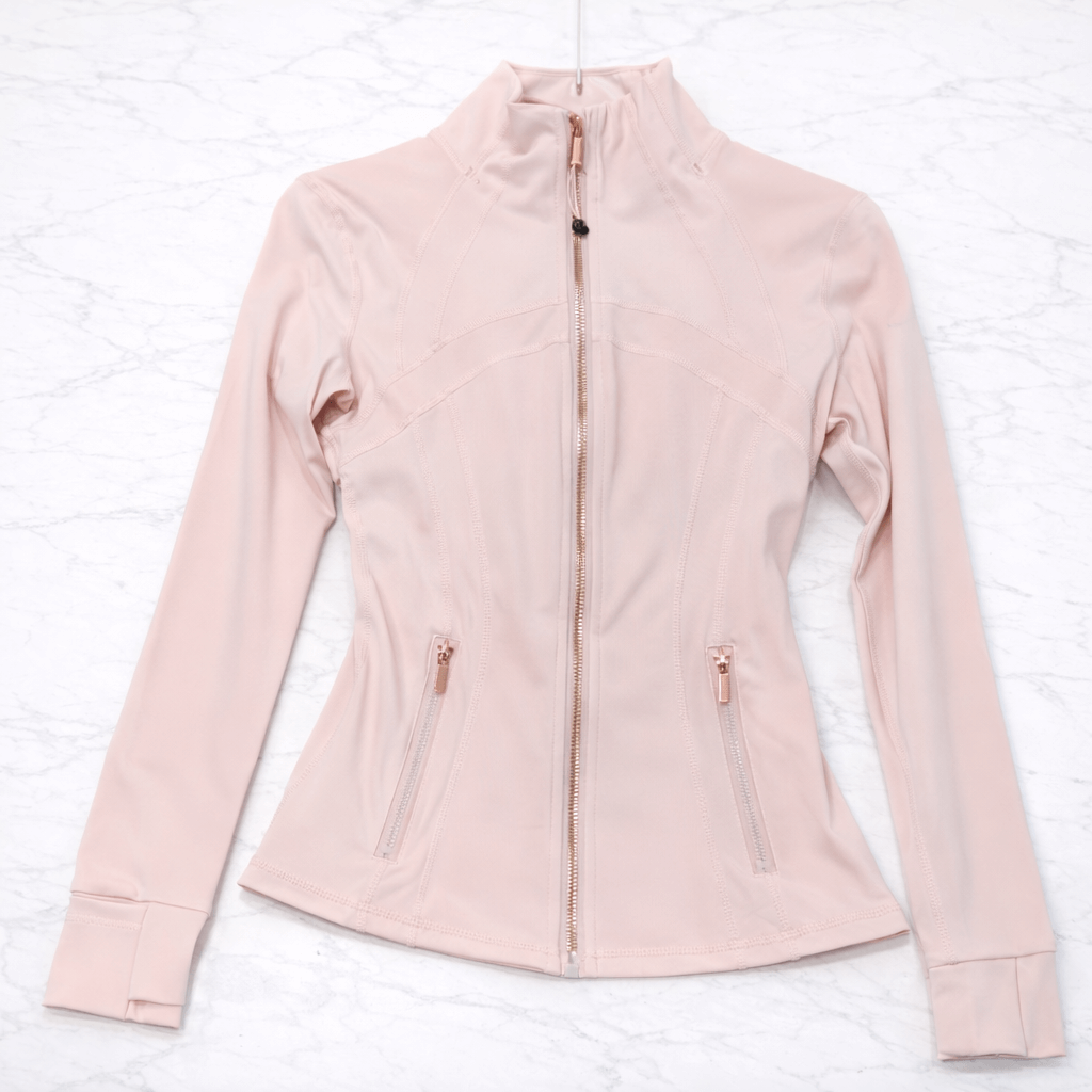 SilkMotion – Slimmad Yoga- och Träningsjacka med Dragkedja, Snabbtorkande Material & Följsam Passform för Aktiv Vardag