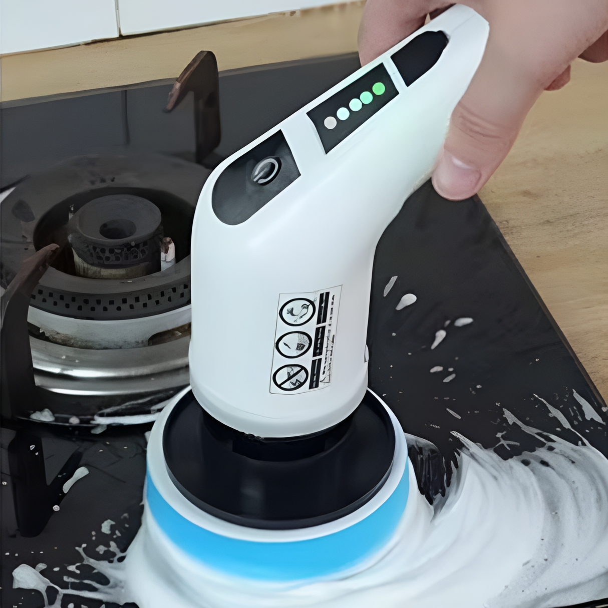 SpinClean - 9-i-1 elektrisk rengøringsbørste med stang til skånsom rengøring