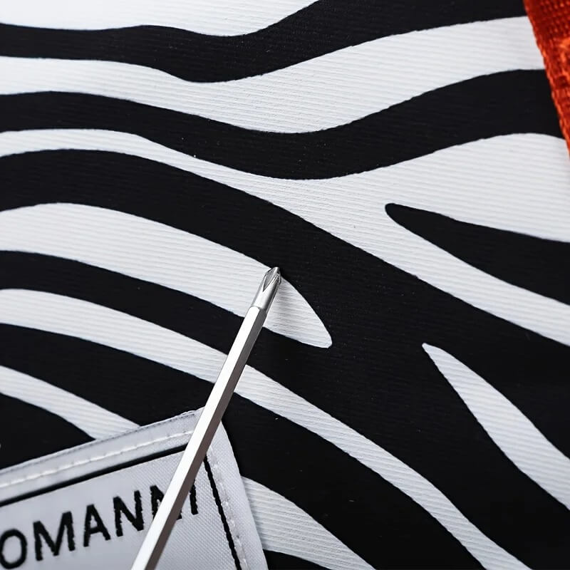 SafariStyle – Resväska i Djurmönster | Mångsidig Axelväska för Träning och Weekendresor