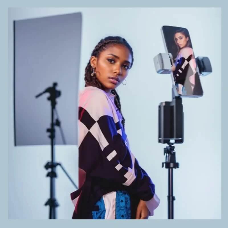 AiveloTrack – AI 360° Ansiktsspårande Mobilhållare | Handsfree-inspelning för Vloggar, Livesändningar & Videosamtal