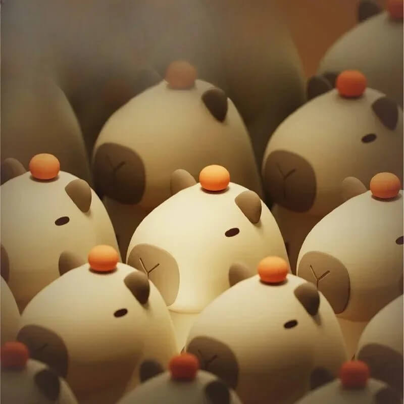 LumiBara – Kapybara Nattlampa i Silikon för Barn | Mjuk, Uppladdningsbar och Trygg Ljuskompis vid Sängkanten