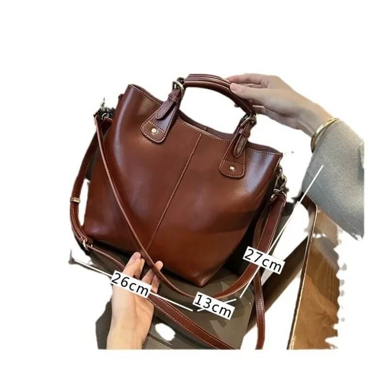 VelvetaBag - Elegant Läderaxelväska för Stil och Funktion i Äkta Läder