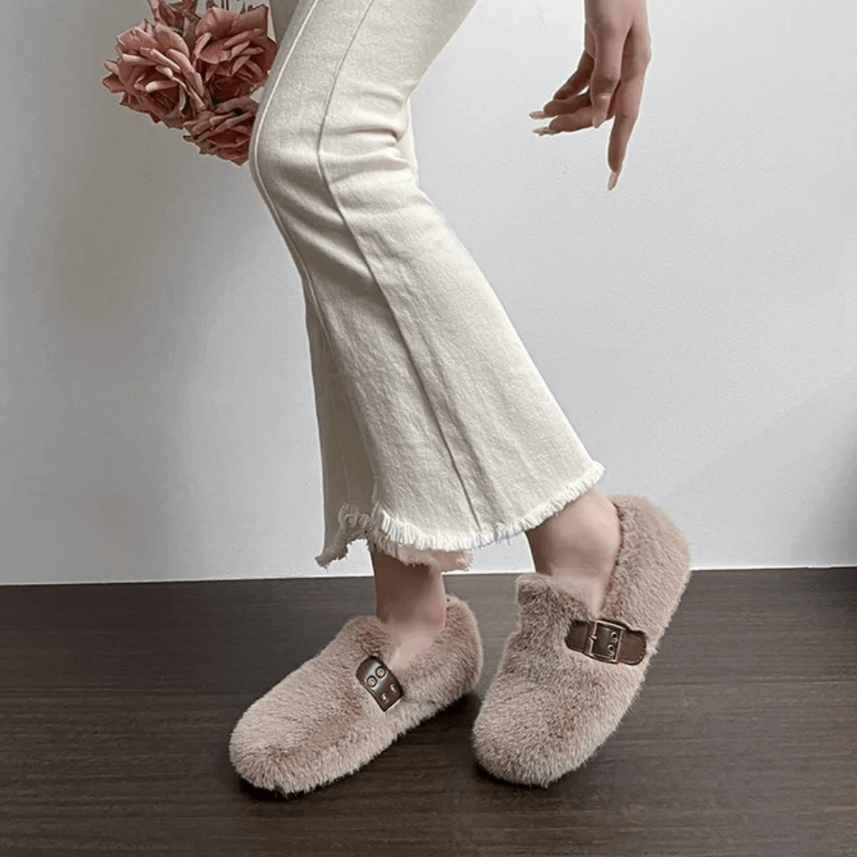FurLush - Sko i imiteret pels med justerbar rem & Plys-komfort til indendørs og let udendørs brug