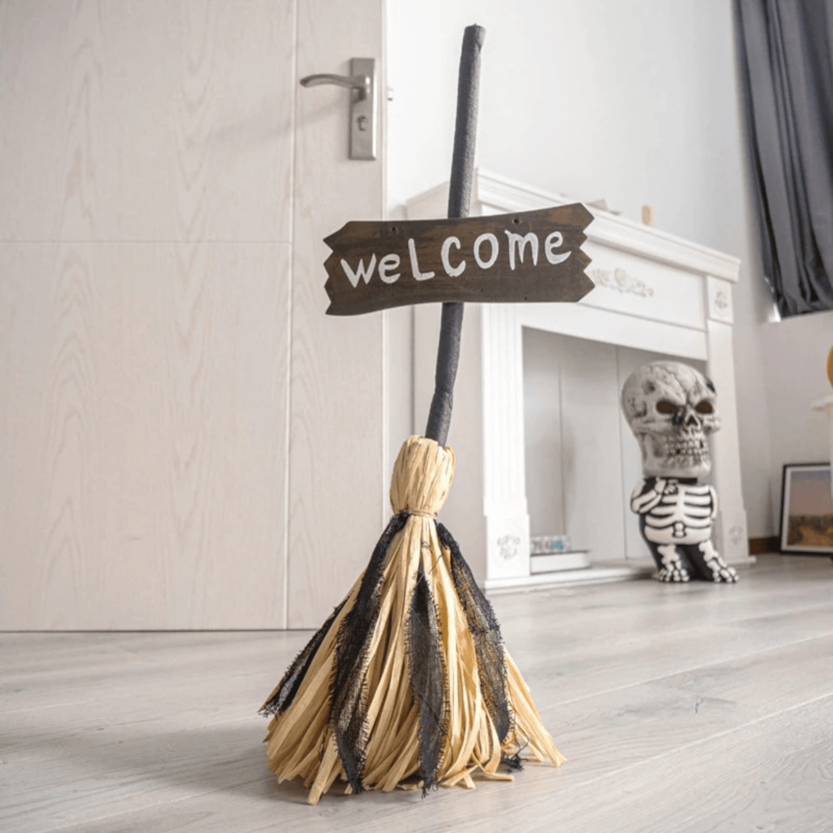 WitchGlide – Animerad Häxbroom Halloween Dekoration med Ljud och LED-ljus