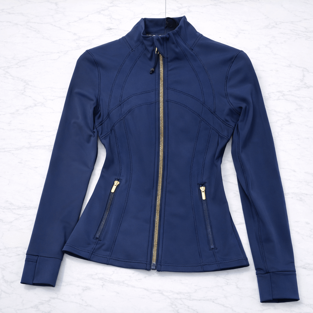 SilkMotion – Slimmad Yoga- och Träningsjacka med Dragkedja, Snabbtorkande Material & Följsam Passform för Aktiv Vardag