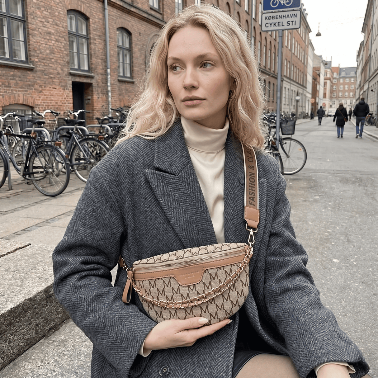 Waist Bag With Elegant Design