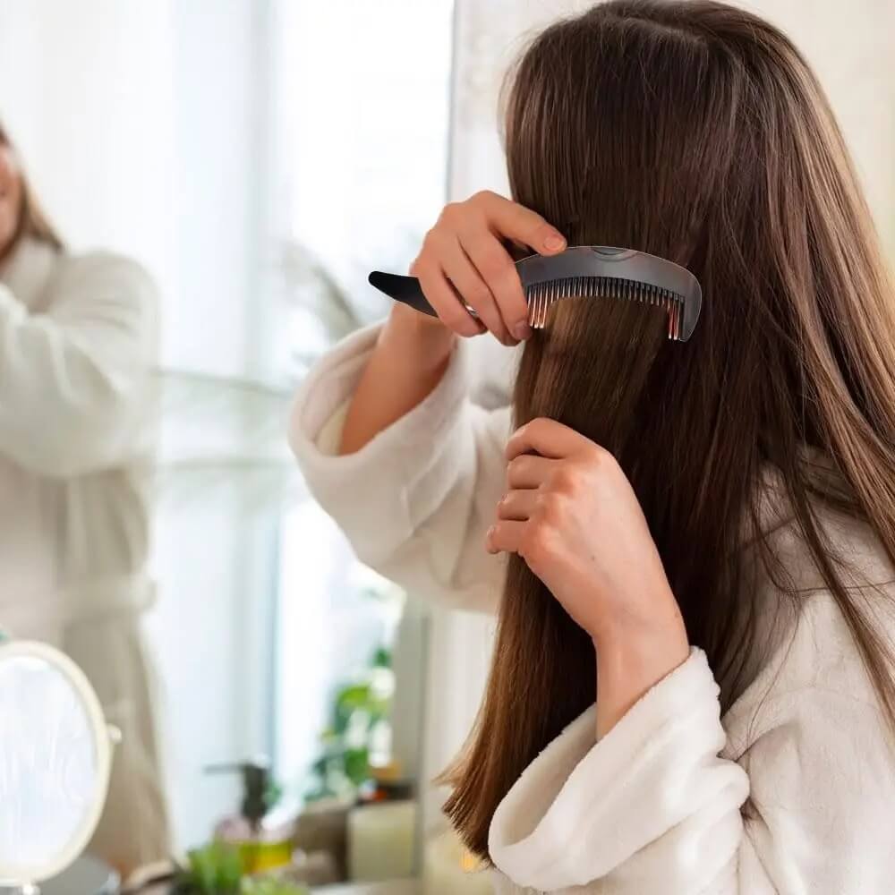 SkinTora – Självrengörande Massagekam för Hår och Hårbotten | Skonsam Hjälp mot Mjäll och Fett Hår