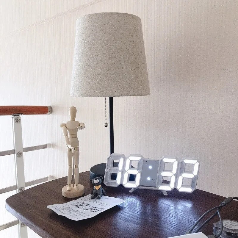 BrightChrono – 3D Digital LED Vägg- & Bordsklocka | Stilren Tidsvisning för Hem & Kontor