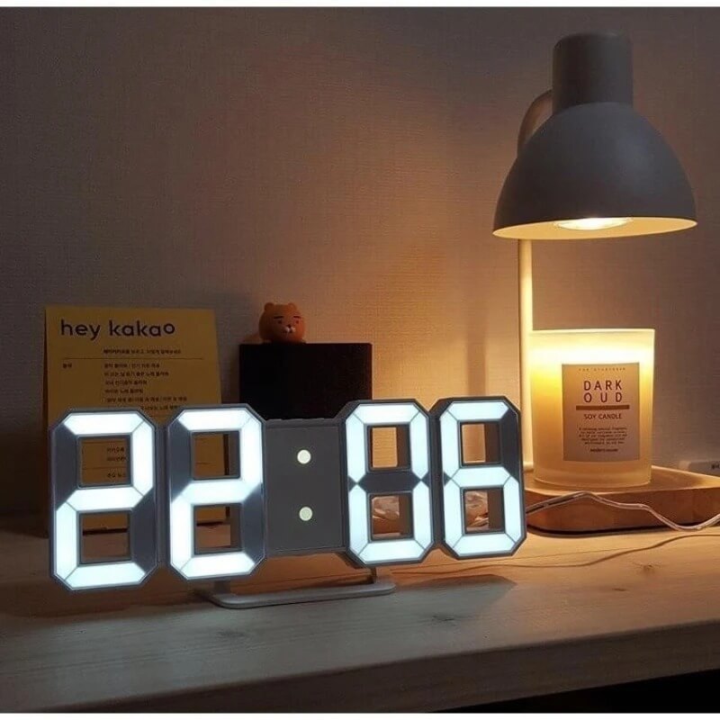 BrightChrono – 3D Digital LED Vägg- & Bordsklocka | Stilren Tidsvisning för Hem & Kontor