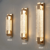 LuxeAngle – Vägglampa med Bubble Kristall och Guldbelagd Metall | Elegant och Lyxig Dekorationsbelysning för Sovrum & Vardagsrum