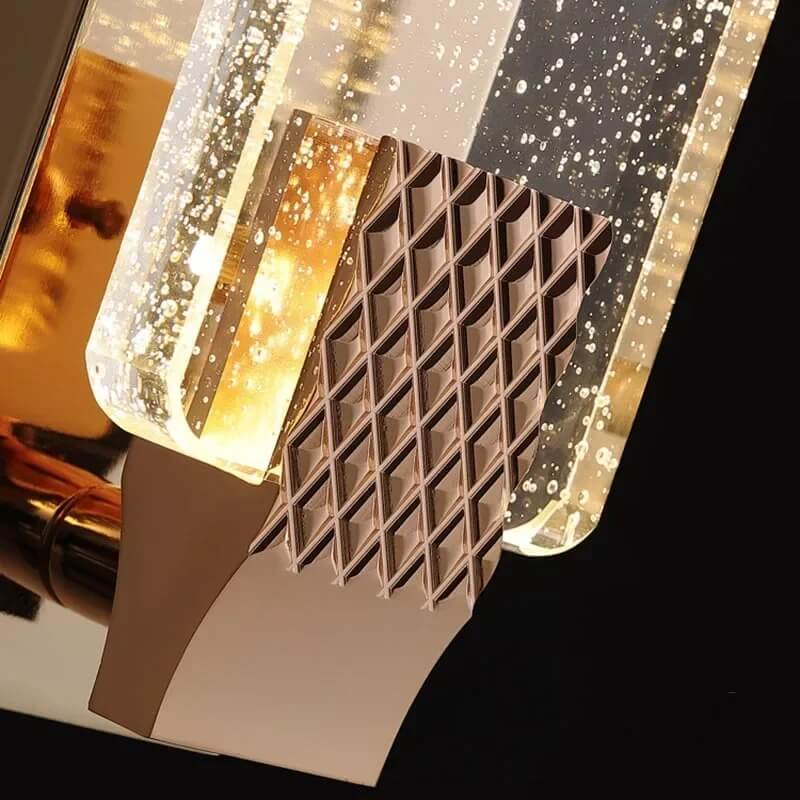 LuxeAngle – Vägglampa med Bubble Kristall och Guldbelagd Metall | Elegant och Lyxig Dekorationsbelysning för Sovrum & Vardagsrum